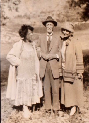 Charmian-Roscoe-Mae c1915