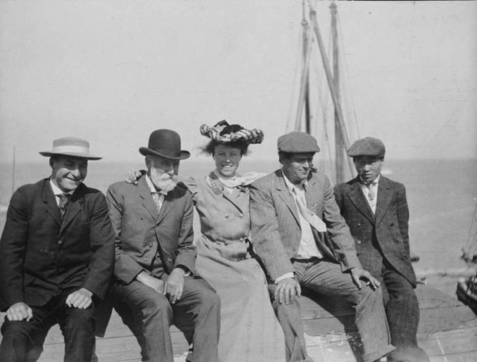 De Crew and Officers c1907